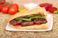 Ekmek Arası Akçaabat Köfte (3 adet-120 gr)