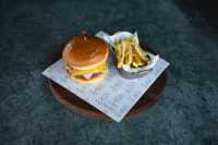 NAİA'S BURGER