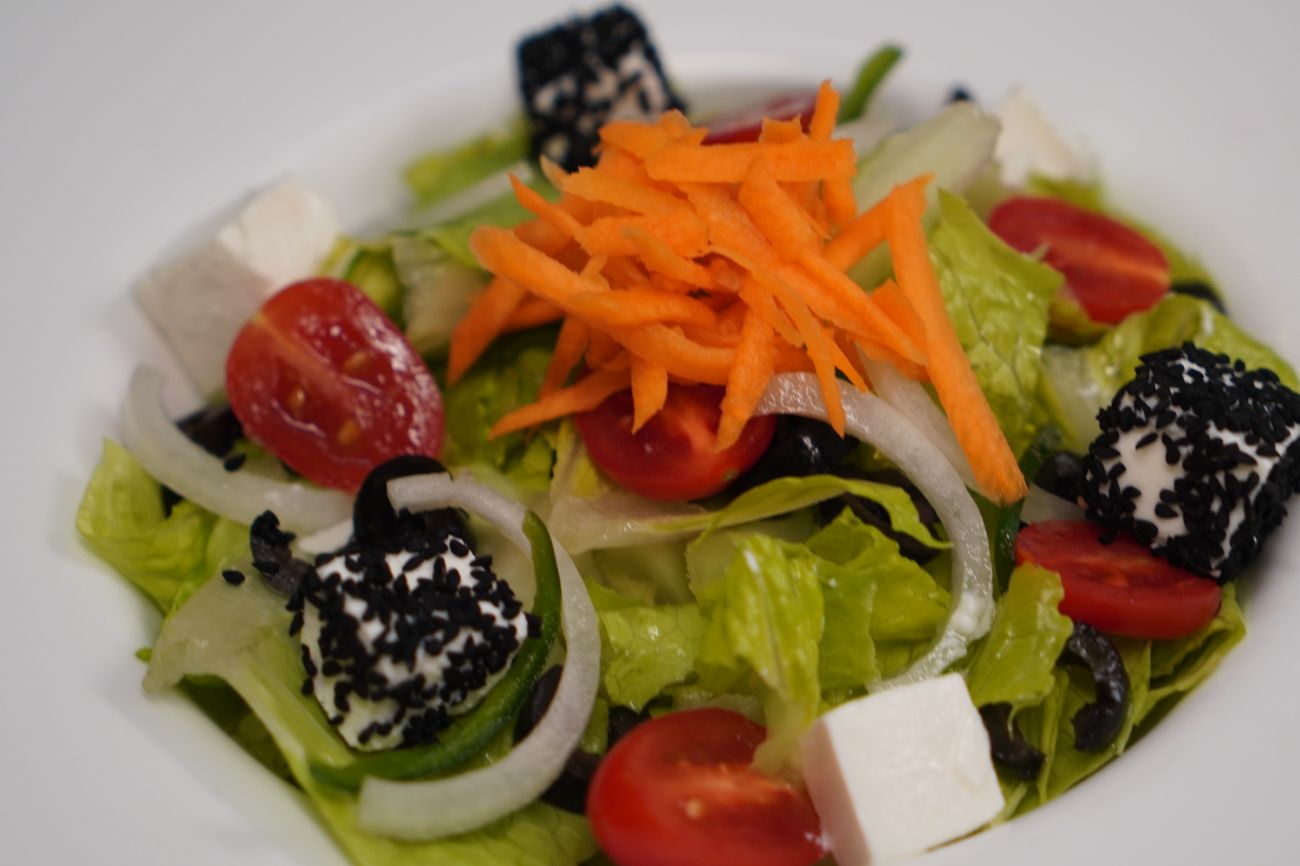 سلطة يونانية