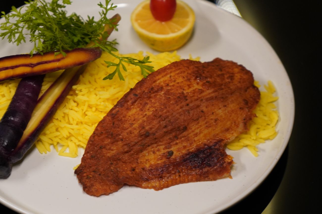 فيليه سمك أبيض مع الأرز (أو البرغل)