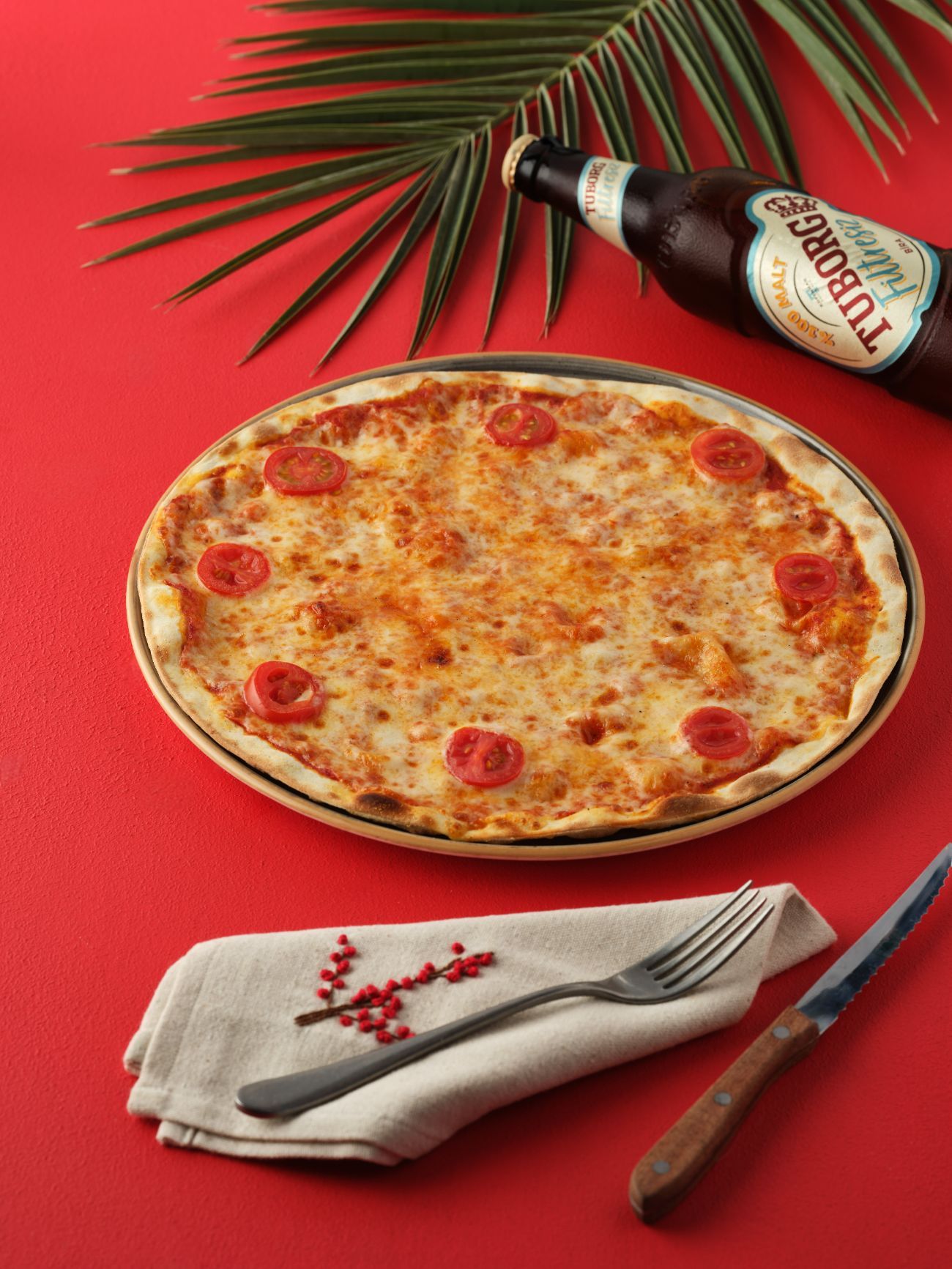 MARGHERITA PİZZA - Domates sos, mozzarella peyniri, domates dilimleri