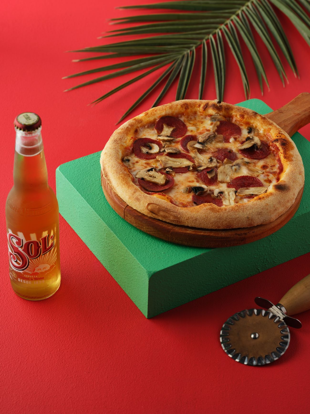 NAPOLİTAN SUCUKLU MANTARLI - Domates sos, mozzarella peyniri, sucuk, mantar