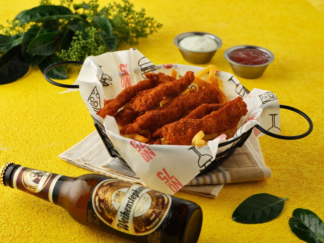 ÇITIR PANELİ TAVUK SEPETİ - Patates kızartması ile servis edilir.