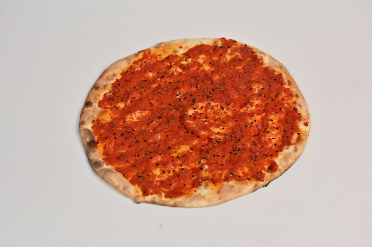 منقوشة محمرة