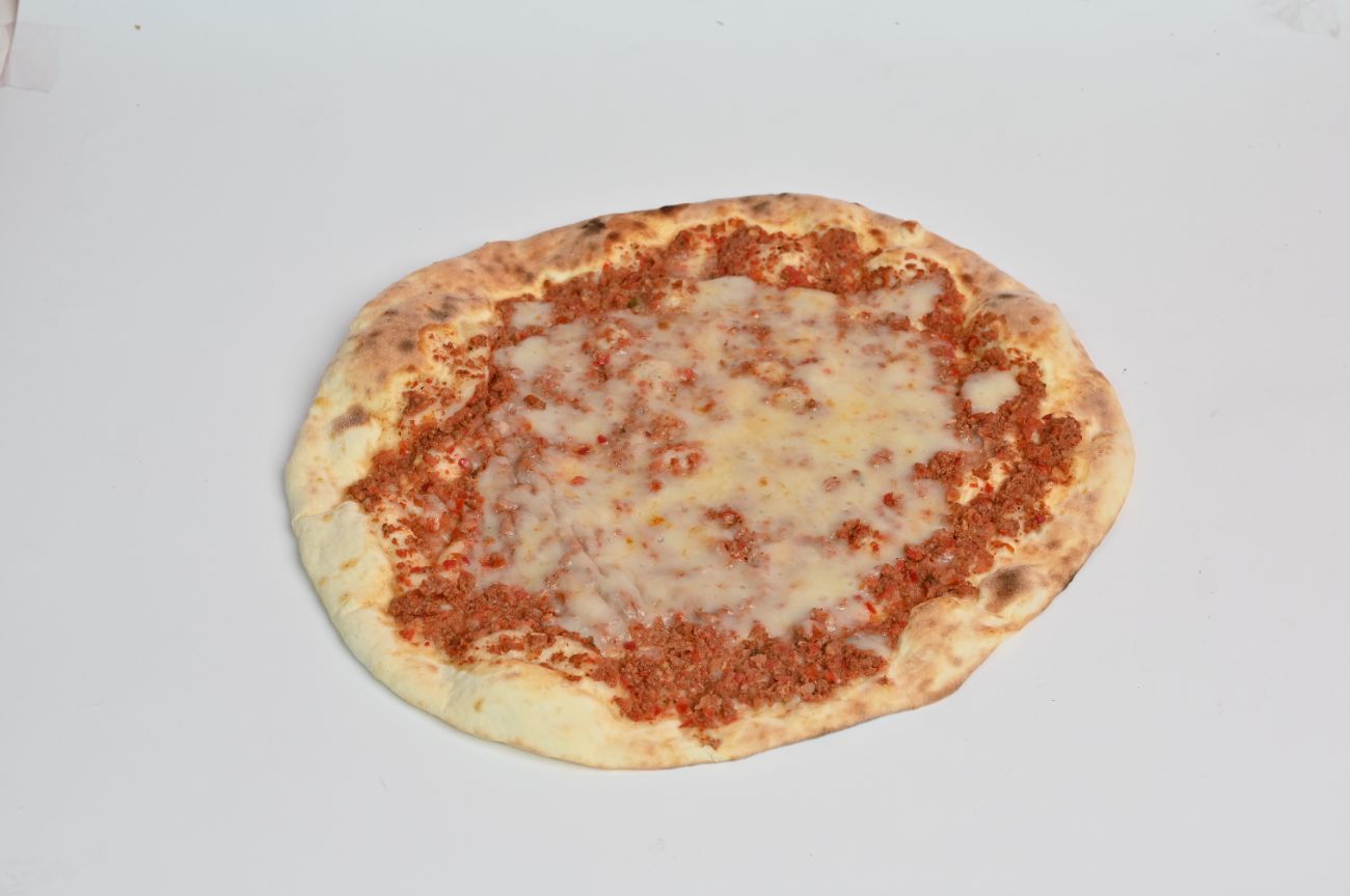 لحم بعجين بالجبن