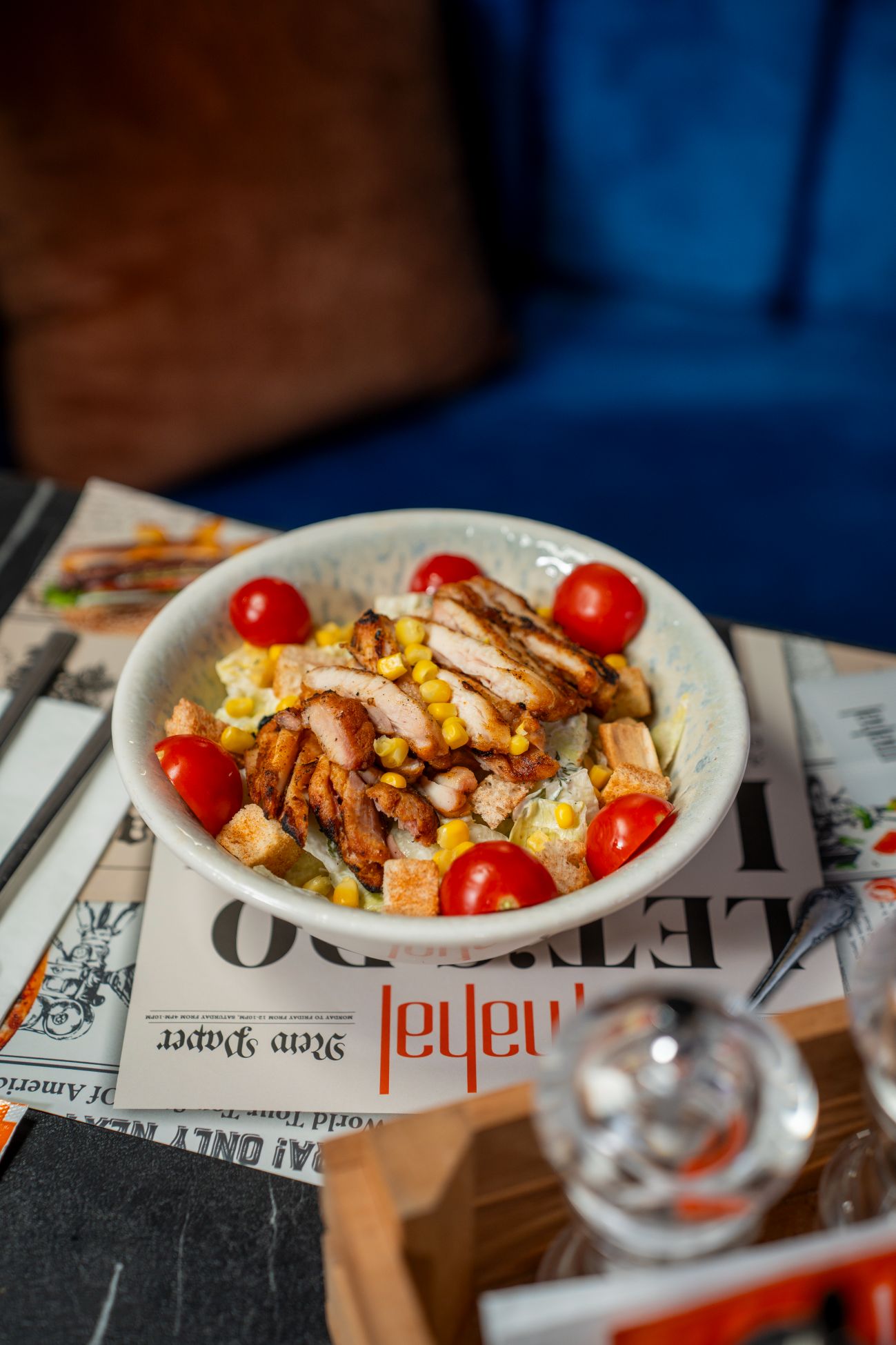 Sezar Salata - Izgara tavuk, yeşillik, domates, salatalık, havuç, parmesan peyniri