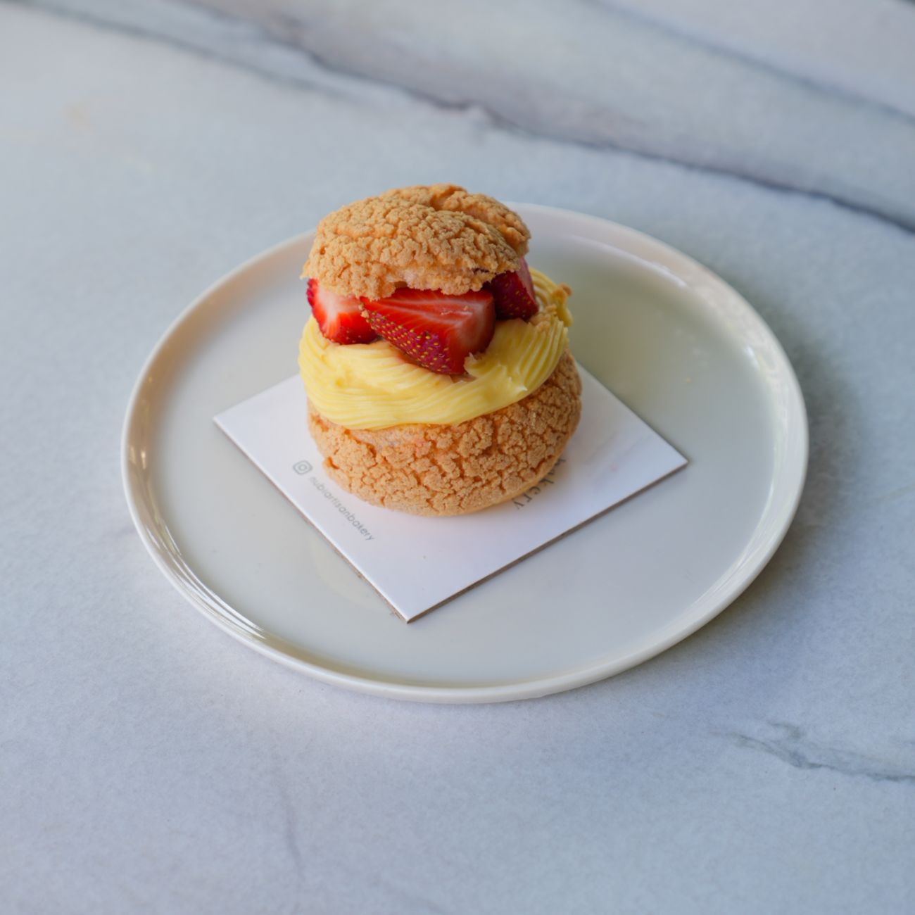 Çilekli Cream Puff - 