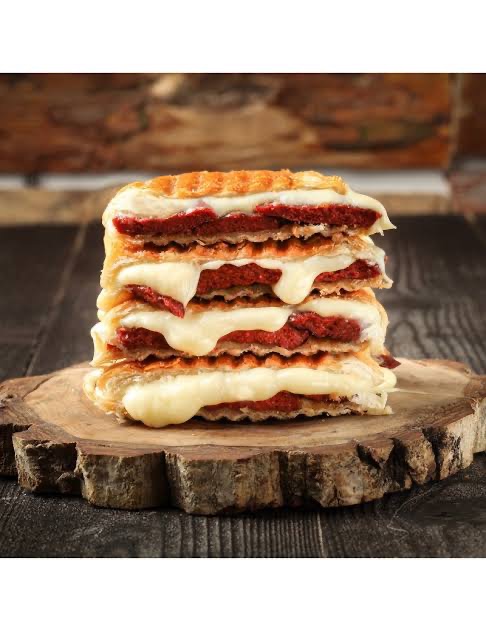 Kaşarlı Sucuklu Tost