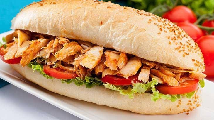 Ekmek arası tavuk döner