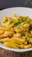 Köri soslu kremalı makarna