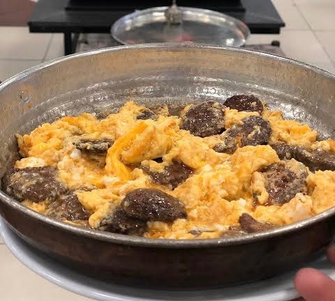 Gaddar Kerim Omleti - Kasap sucuğu,yumurta