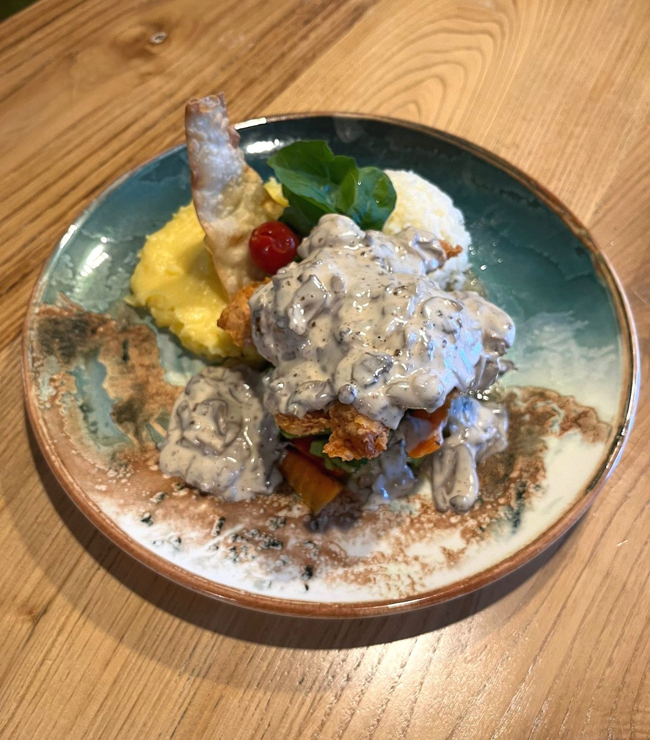 Mantar Soslu Tavuk - tavuk göğüs bonfile, mantar sos, pilav, patates püresi, haşlanmış sebze