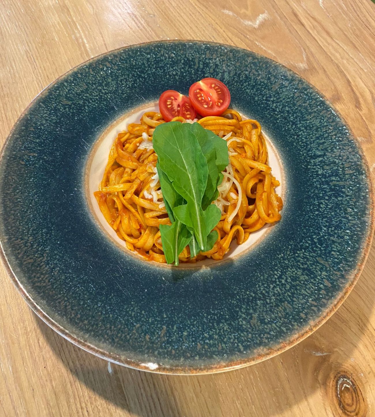 Spaghetti Napoliten - Domates sos, peynir