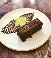 كعكة الشوكولاتة دبي