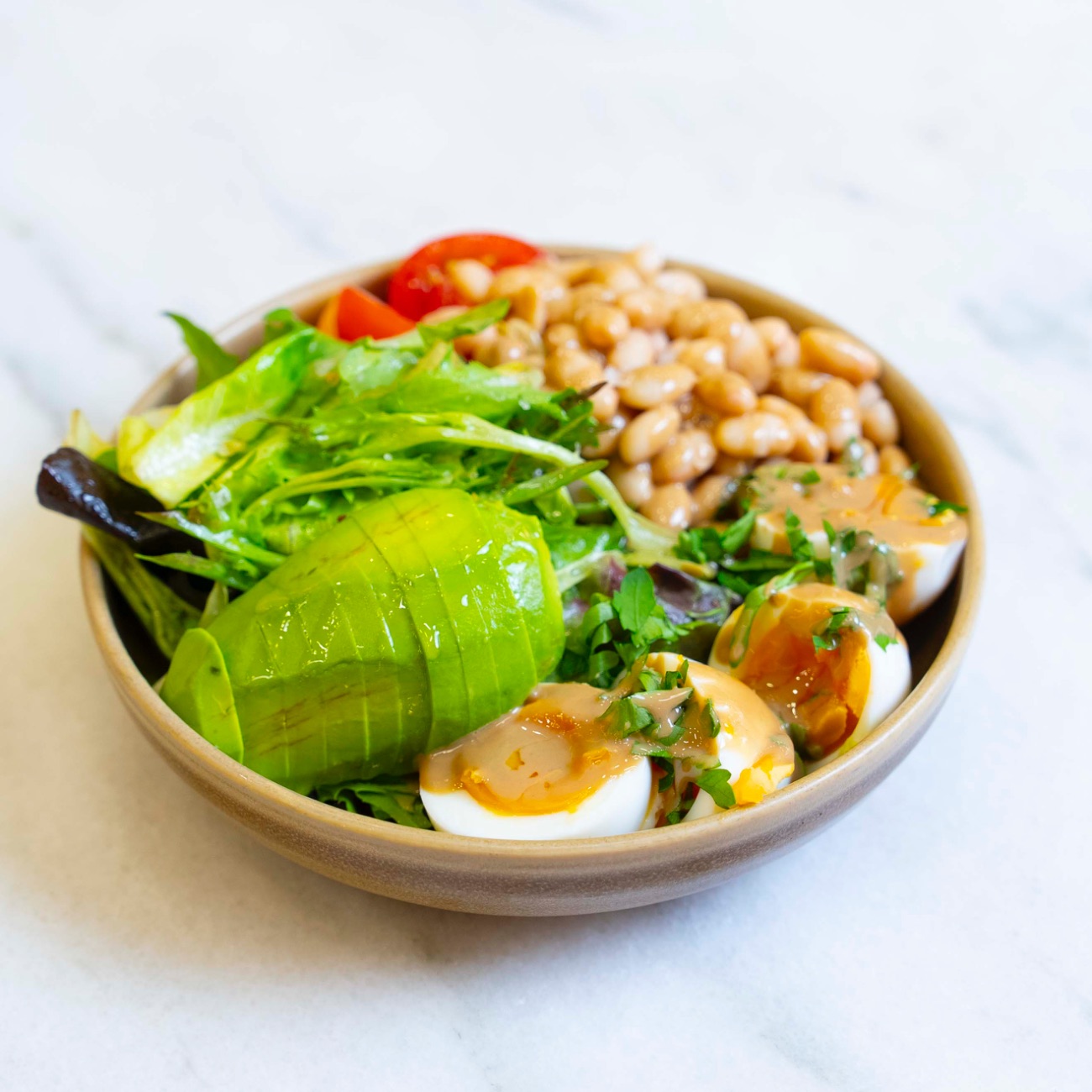 Piyaz Bowl - Tahinli Piyaz, Akdeniz Yeşillikleri, Maydanoz, Haşlanmış Yumurta, Avocado, Çeri Domates