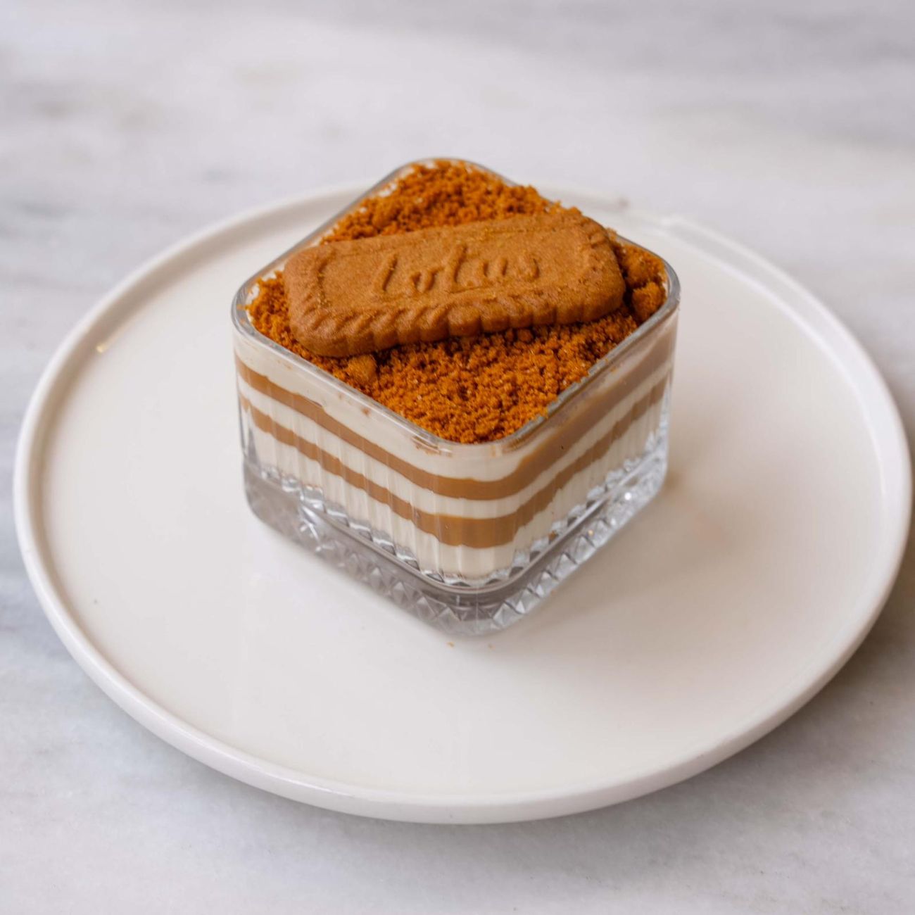 Lotus Magnolia - Lotus Kreması, Magnolia Kreması, Lotus Bisküvisi.