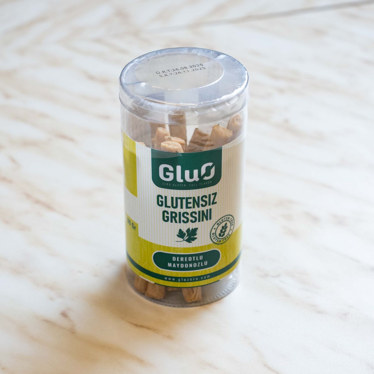 Glutensiz Dereotlu Maydonozlu Grissini - Glutensiz Un, Karabuğday Unu, Dereotu, Maydonoz, Keten Tohumu, Alba Yağı, Zeytinyağı, Tuz, Şeker, Maya.