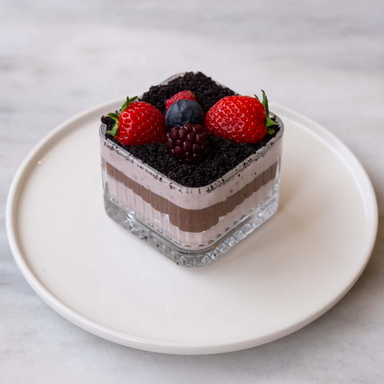 Orman Meyveli Kase - Magnolya Kreması, Orman Meyveli Sorbe, Profiterol Sos, Böğürtlen, Frambuaz, Sponge Kek.