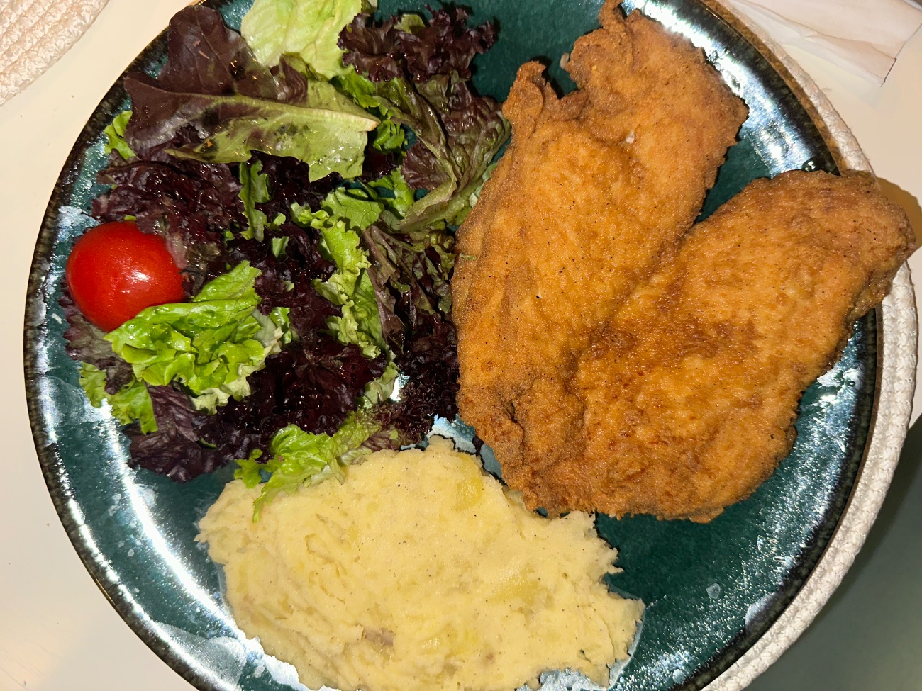 Cotoletta - 200-230 Gr. Ev Yapımı Tavuk Şinitzel, Yeşil Maskolin ve Patates Haşlama Püre