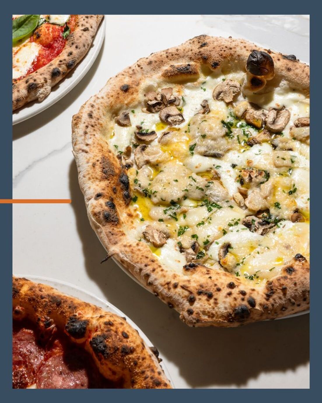 Pizza Pollo - Domates Sos, Mozzarella, Jülyen Tavuk Parçaları, Renkli Biberler, Mantar, Mısır, Siyah Zeytin ve Kırmızı Soğan