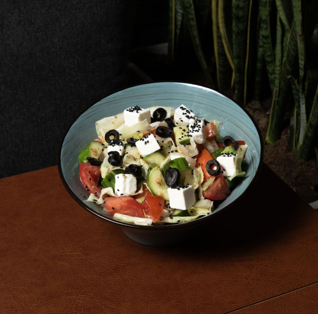 سلطة يونانية