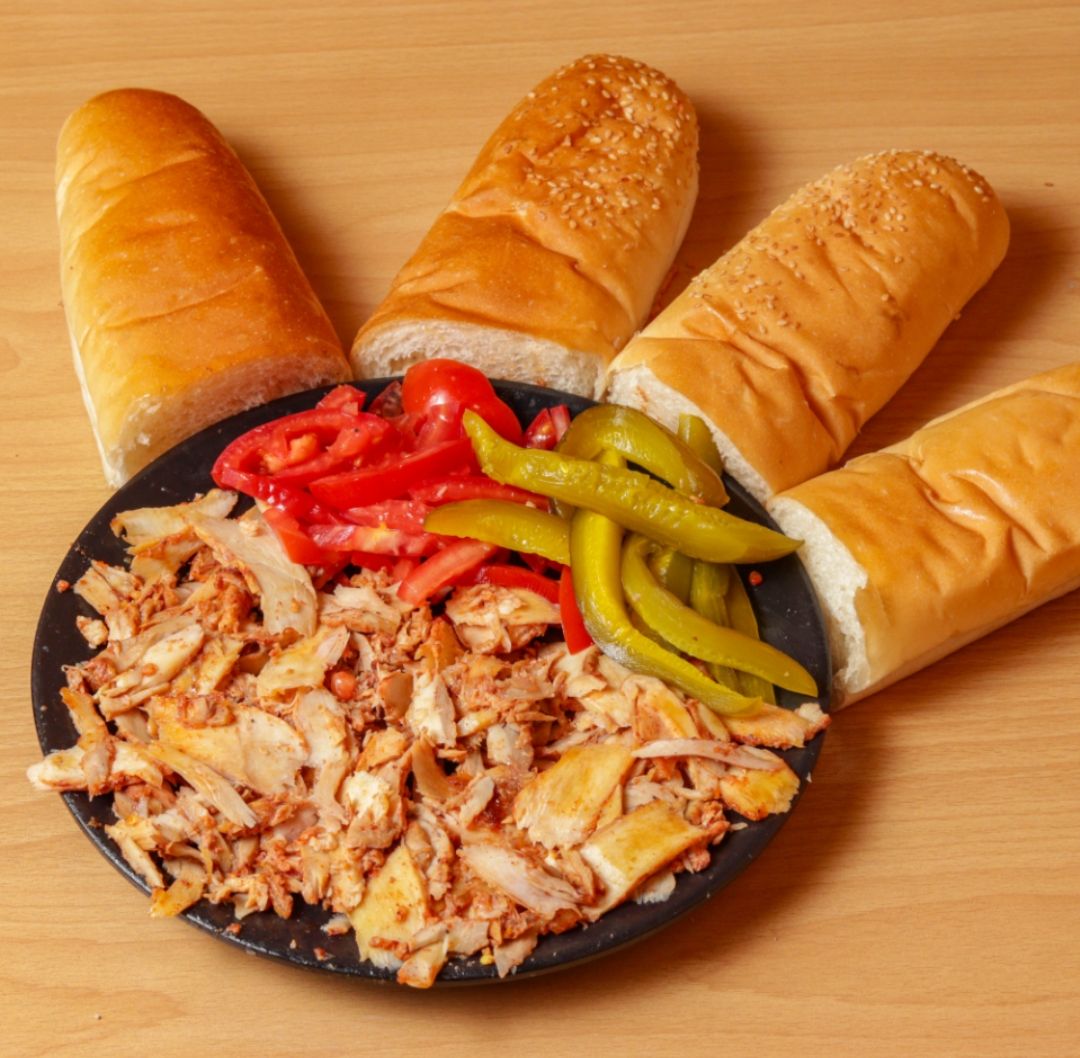 نص نفر كص دجاج