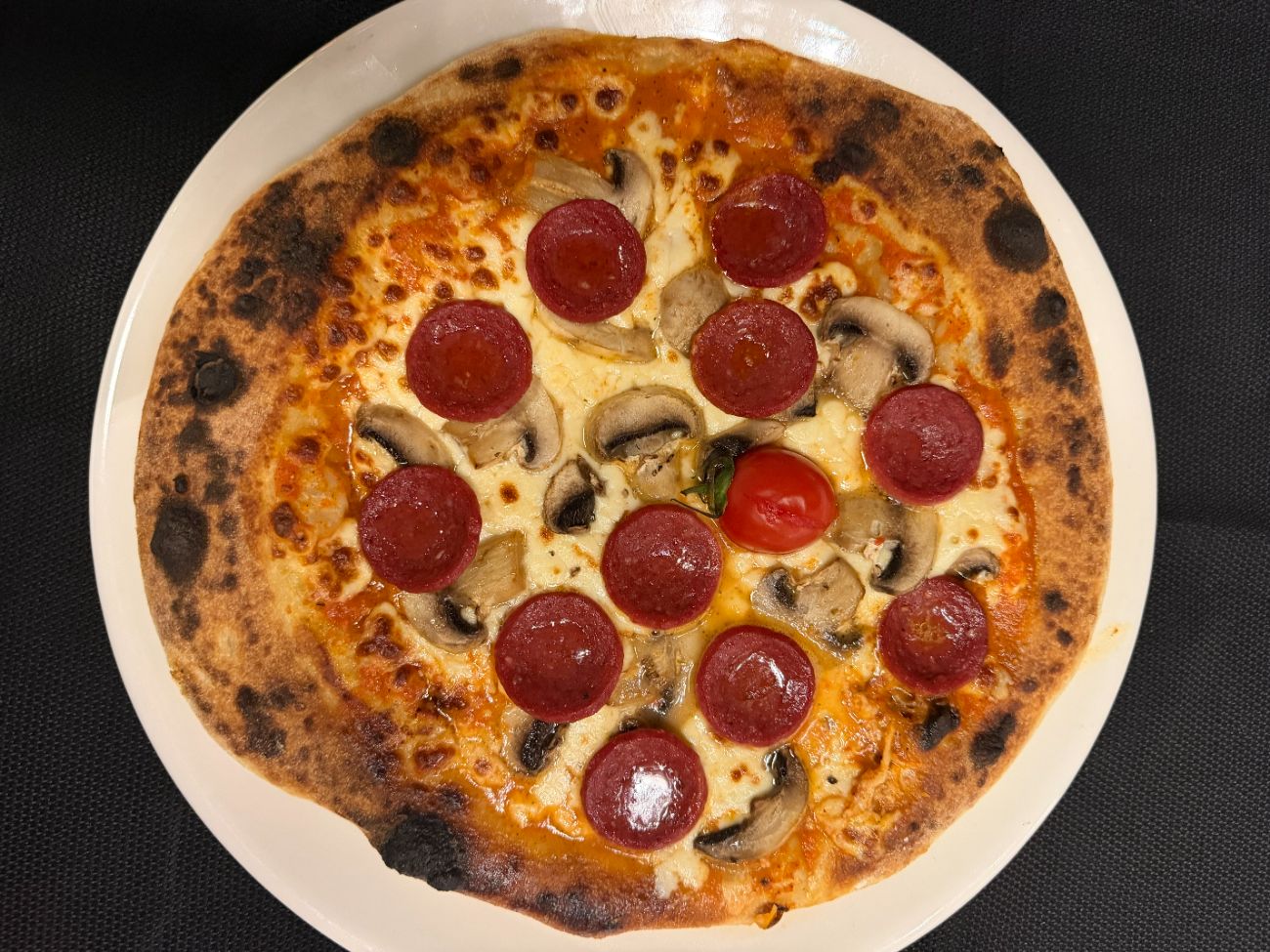 PIZZA PEPPERONI - Domates Sos, Mozzarella, Mantar, Sucuk, Siyah Zeytin