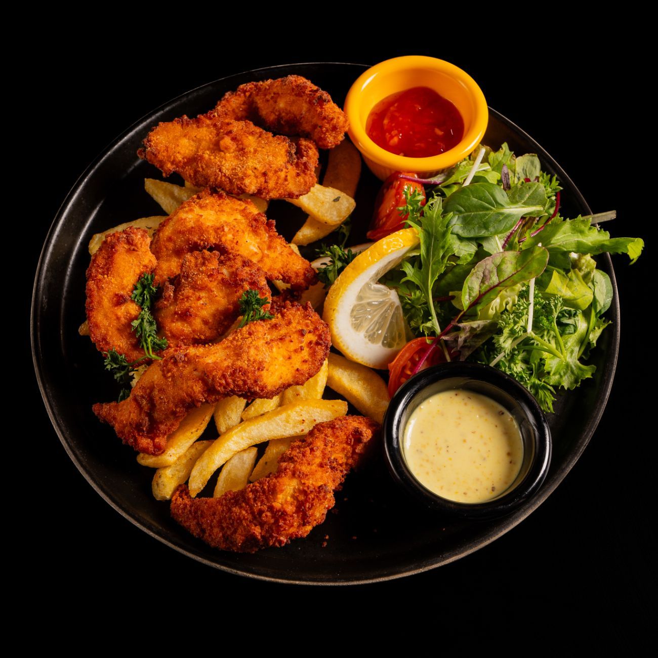 ÇITIR PİLİÇ - 200 gr. (Patates Cips, Akdeniz Yeşillik, Ballı Hardal, Range Sos ve Sweet Chili Sos ile)