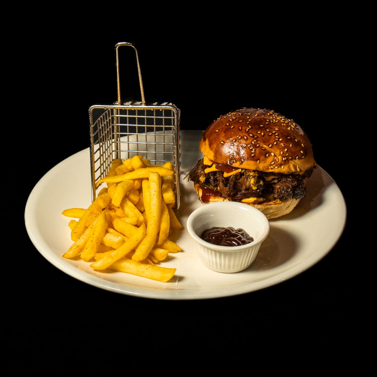 KABURGA BURGER - Kaburga(110g), Cheeddar Peyniri, Kornişon (Burger Sos ile)