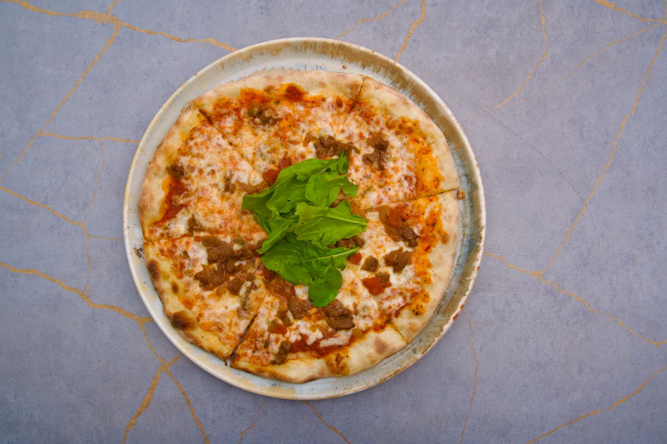 TANTUNİ PİZZA - Özel baharatlar ile yapılış tantuni eti ile