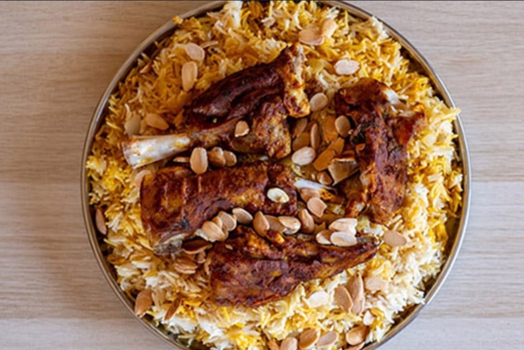 دليمية لحم ( مرق - طرشي - مقبلات - خبز)