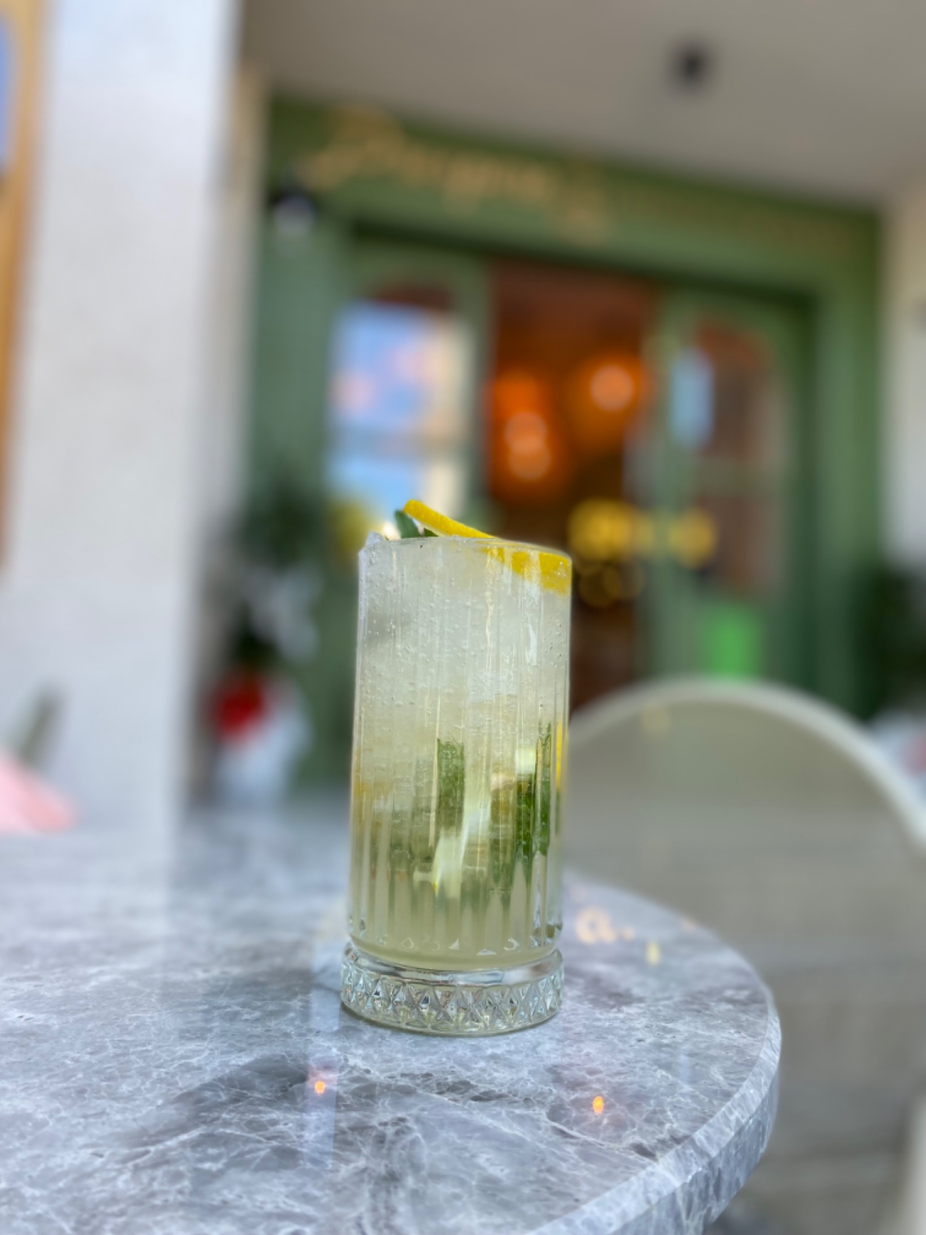 Mojito - Nanenin ve limonun buluştuğu en tanıdık kokteyl! Yazın tercihleri arasında ;)