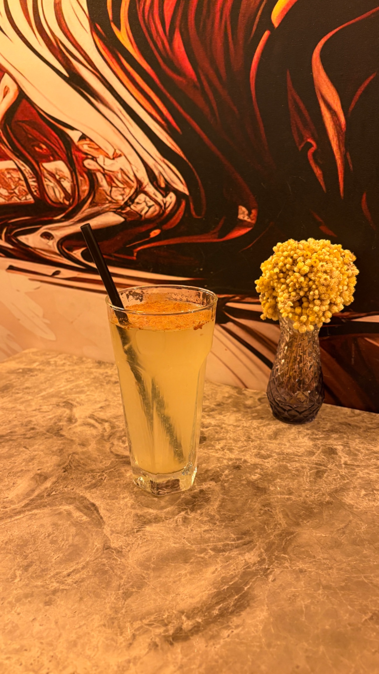 Zayıflatan Detoks - Sirke, tarçın, toz zencefil ve limon