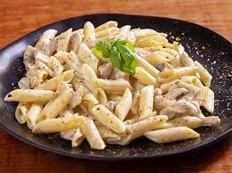 Kremalı Tavuklu Mantarlı Makarna - Mantar, tavuk, krema, parmesan peyniri