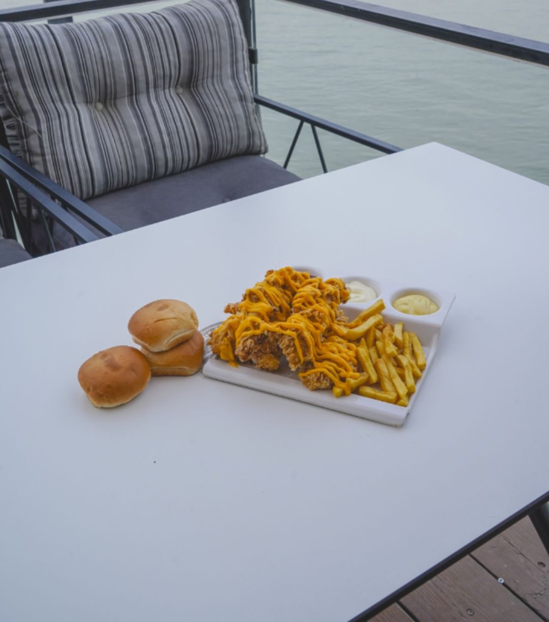 5 قطع كرسبي بصوص الجبن