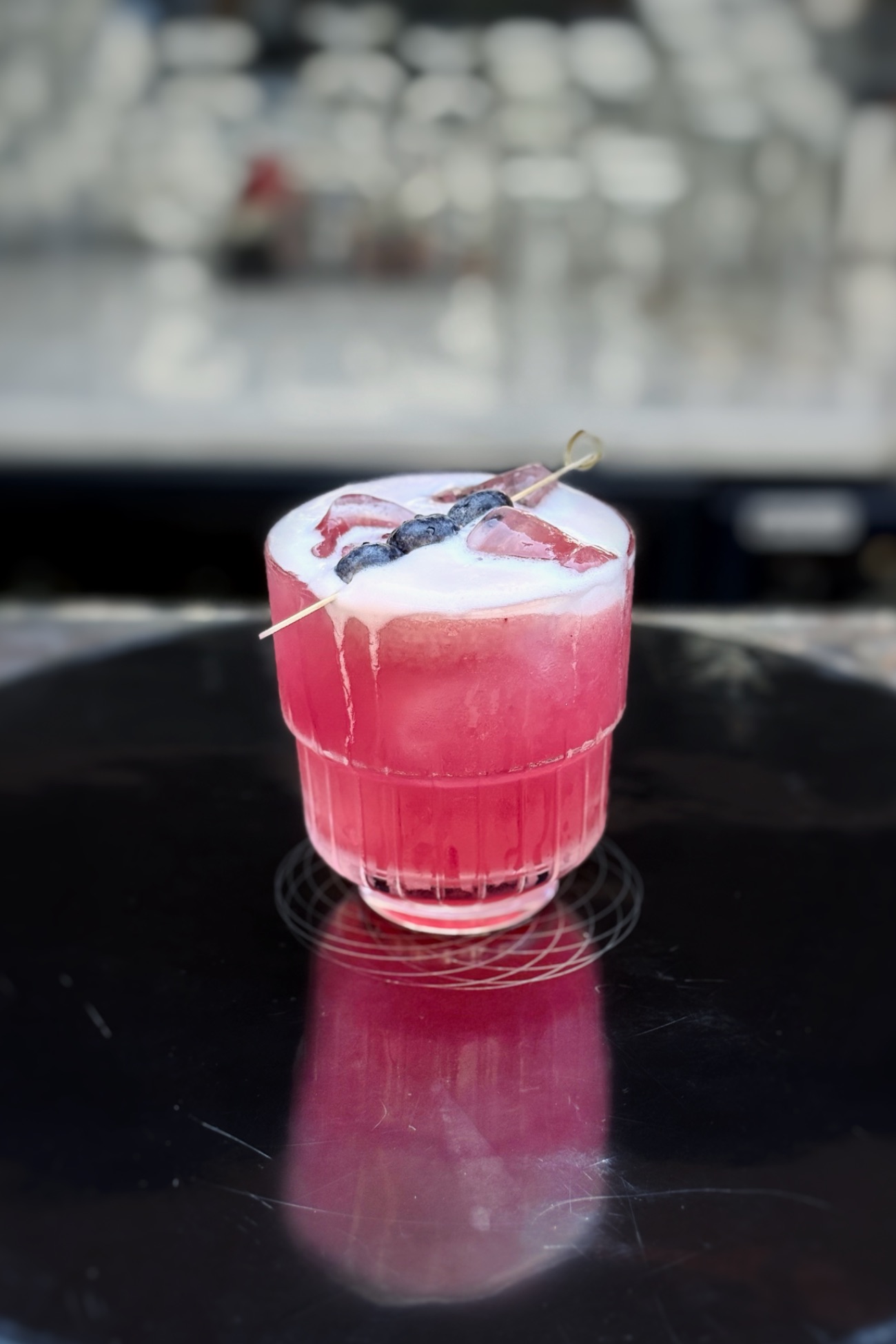 MERCAN - Beefeater,  limon suyu, lemongrass, yaban mersini, sprite