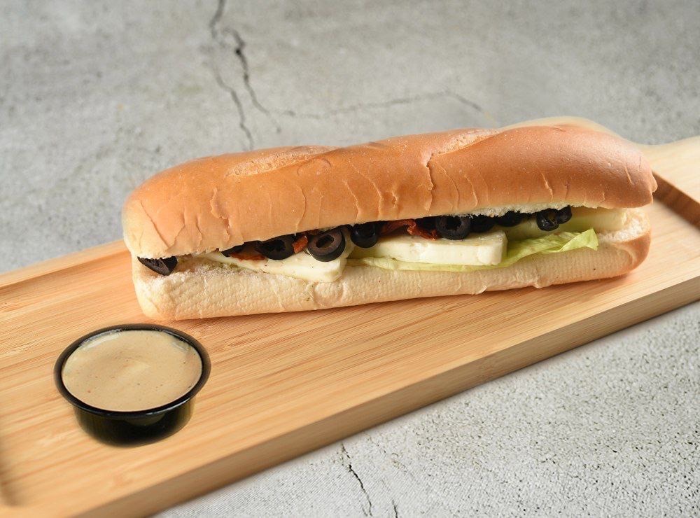 ساندويش حلوم