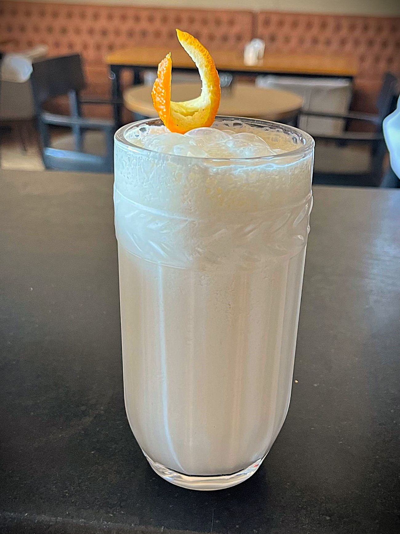 TROPİCAL SMOOTHIE - Mango Püresi, Ananas Püresi, Yogurt Frappe, Süt, Buz