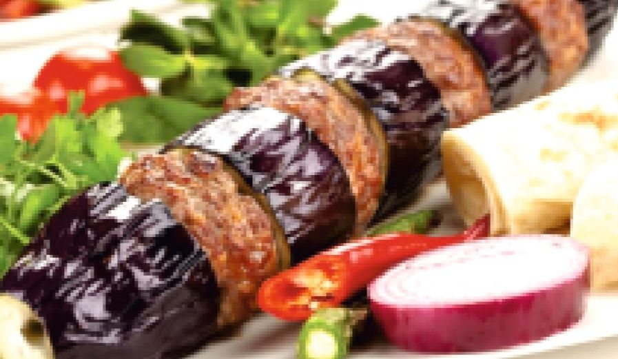 Patlıcan Kebap - Yanında Salata, Çiğ Köfte, Antep Ezme ve Haydari ile.
