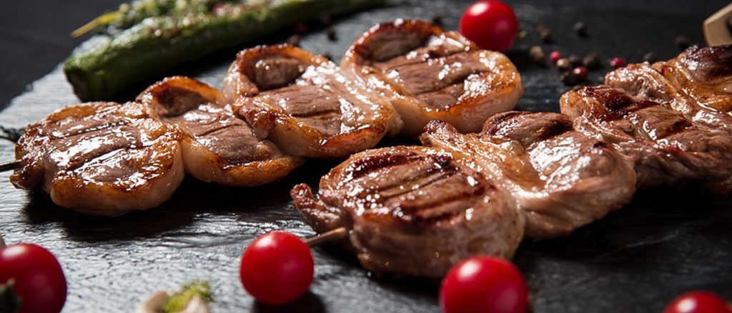 İstanbul Beyti - Yanında Salata, Çiğ Köfte, Antep Ezme, Haydari