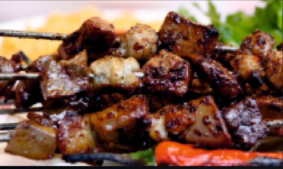 Ciğer Şiş - Yanında Salata, Çiğ Köfte, Antep Ezme ve Haydari ile.
