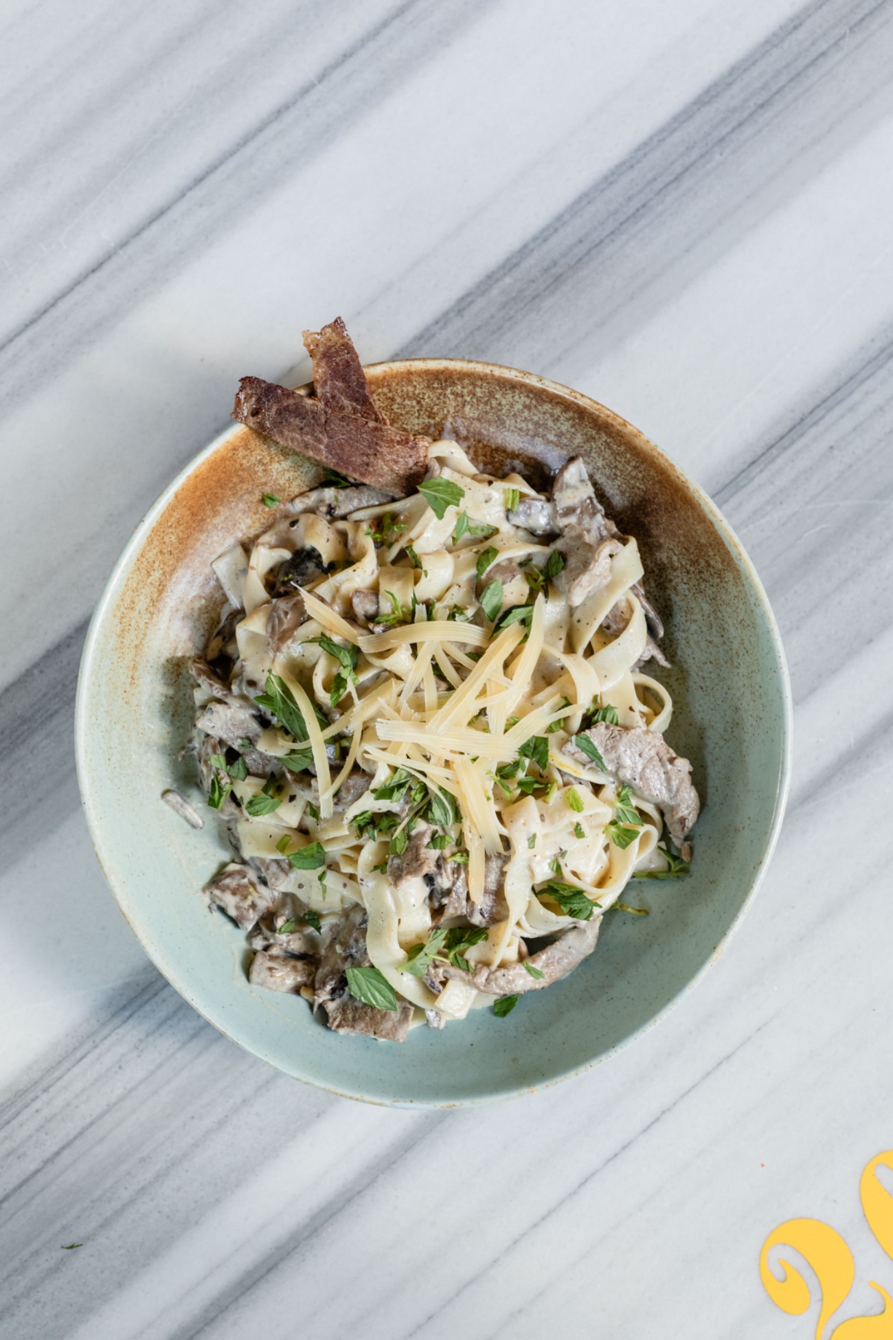 Fettuccine Beef - Mantar,jülyen bonfile parçaları,krema ve parmesan peyniri eşliğinde