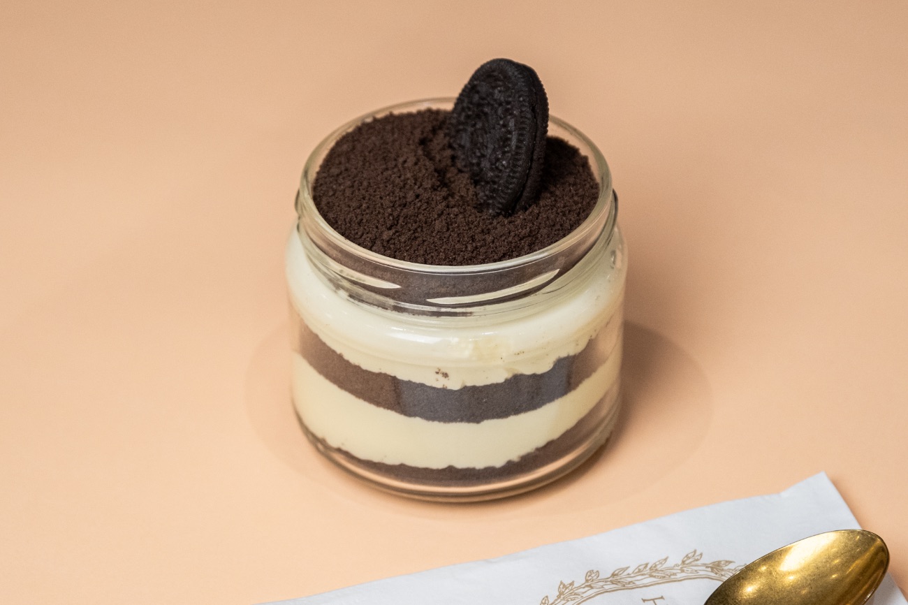 Oreo Cup - Halcyon magnolia kreması, Oreo parçacıkları