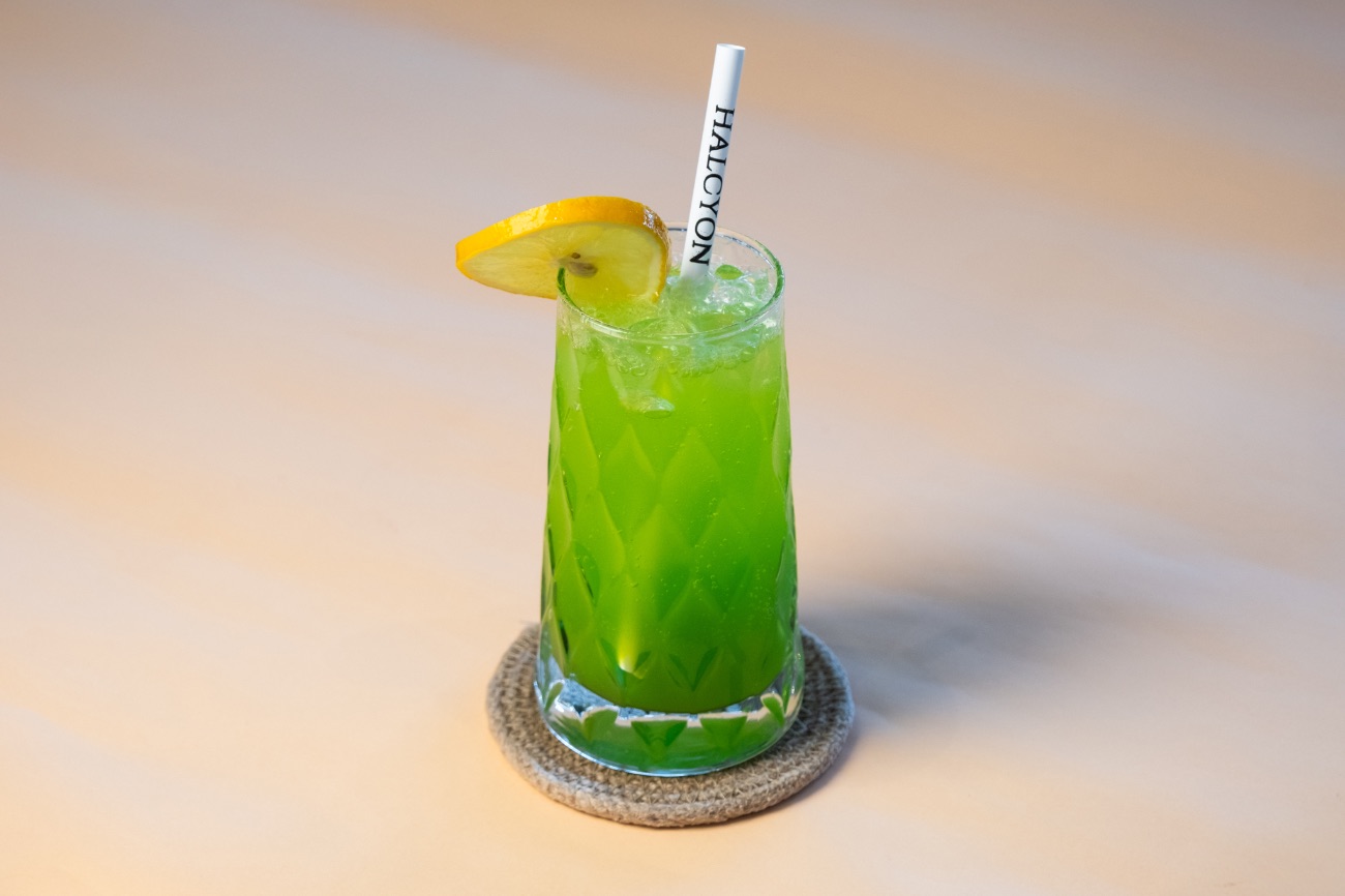 Halcyon Green Night - Yeşil elma, Meksikan lime, limonata üzerine soda
