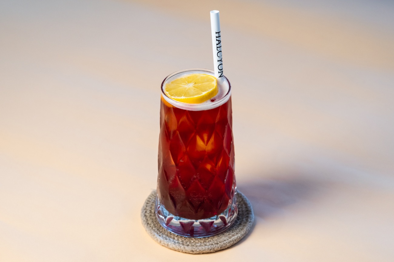 Halcyon Hibiscus Lime - Soğuk demlenmiş yeşil çay, el yapımı hibiscus şurubu, lime çilek