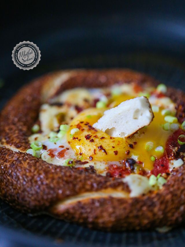 Yumurtalı kaşarlı simit