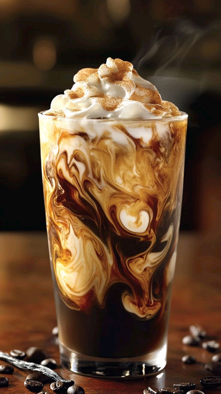 Karamel Mocha - Karamel şurubu, double espresso, sıcak süt ve süt kreması