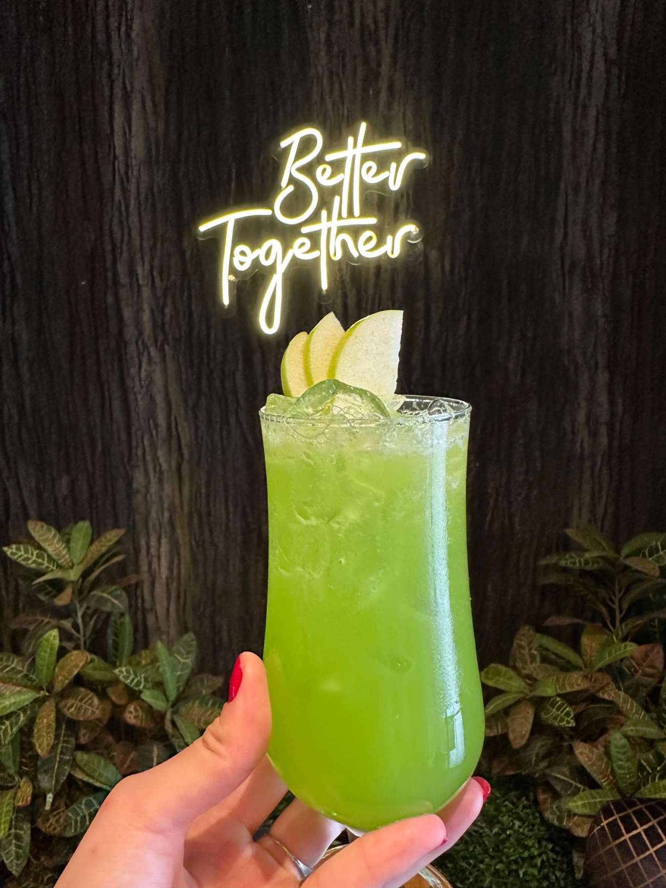 Cactus Breeze - Tatlı ekşi sos, yeşil elma ve kaktüs aromalı.