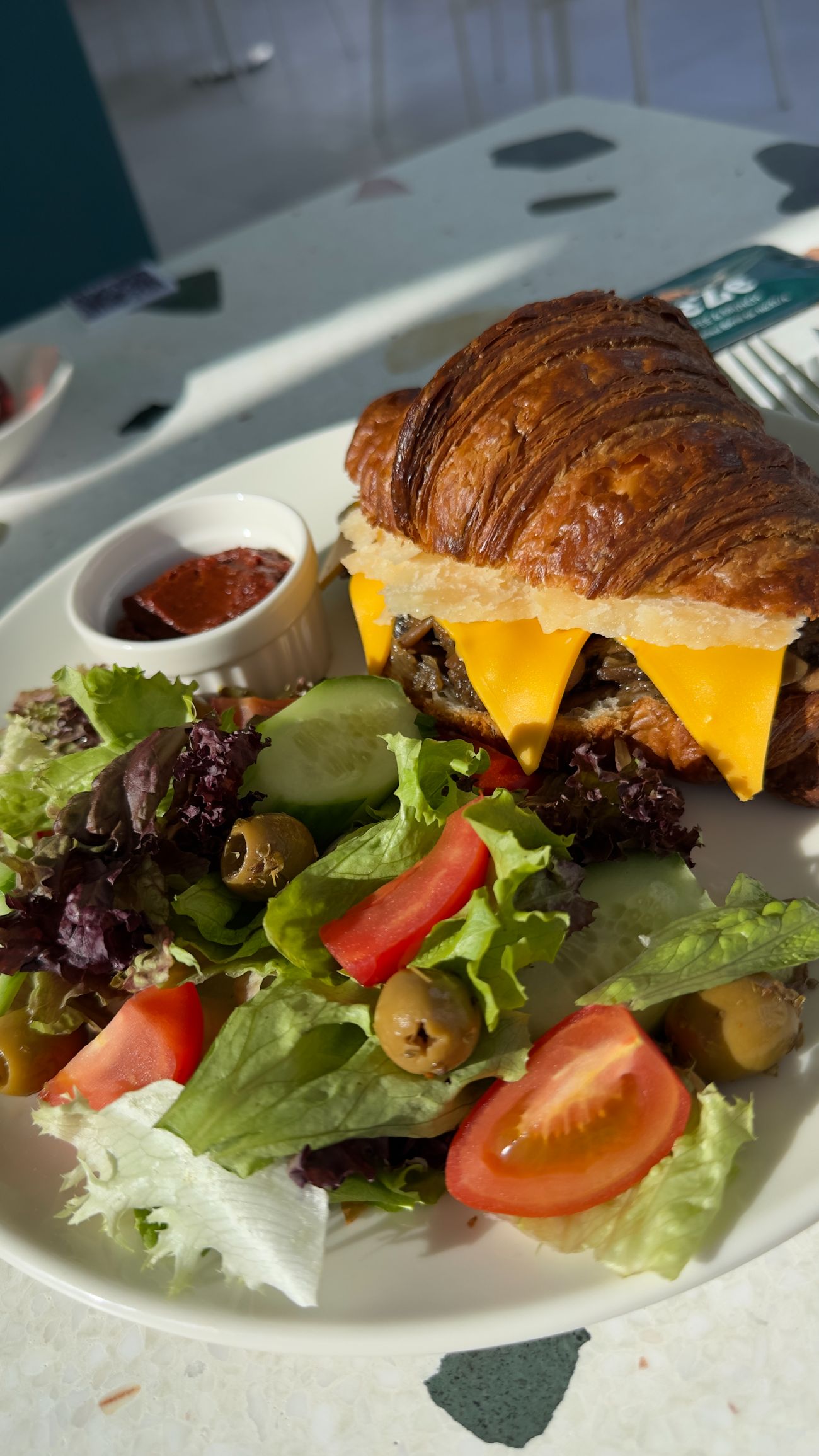 SeZe Special - Karamelize Mantar, Parmesan, Cheddar. Ürünün hazırlık süresi 20-25 dakikadır.