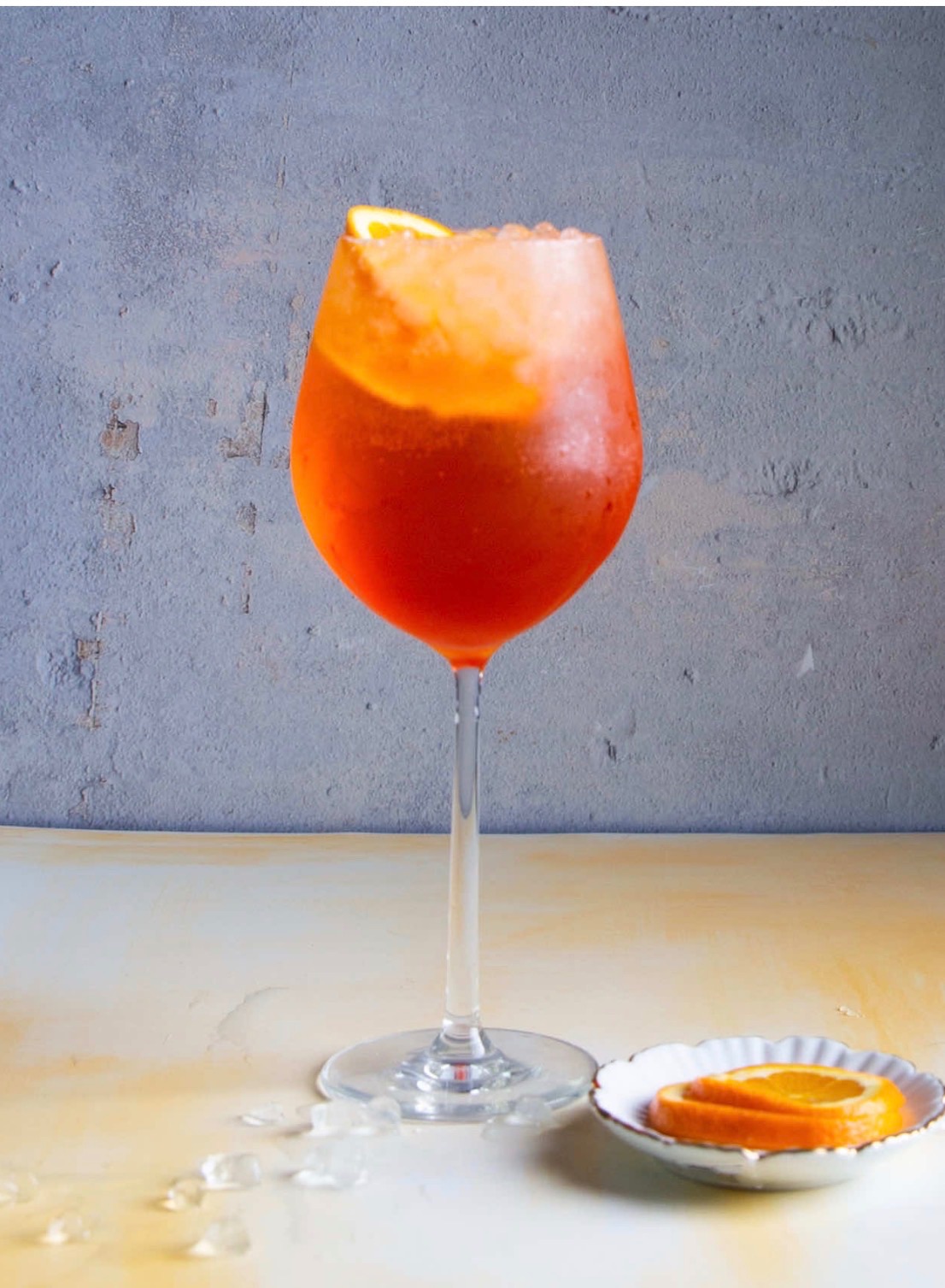 Aperol Spritz - Aperol, Beyaz Şarap, Soda, Portakal